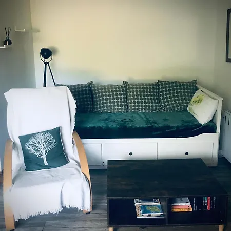 Woodleigh Happy House بيت ضيافة 3*